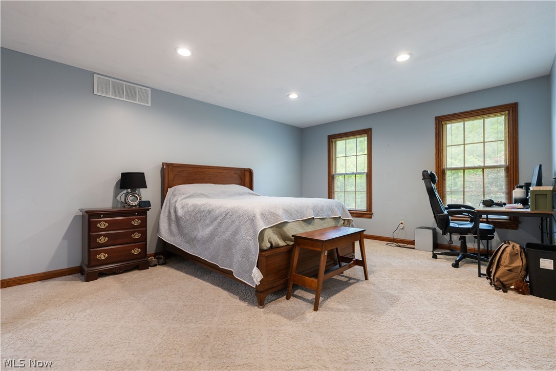 5205 Foxchase Avenue NW Canton OH 44718