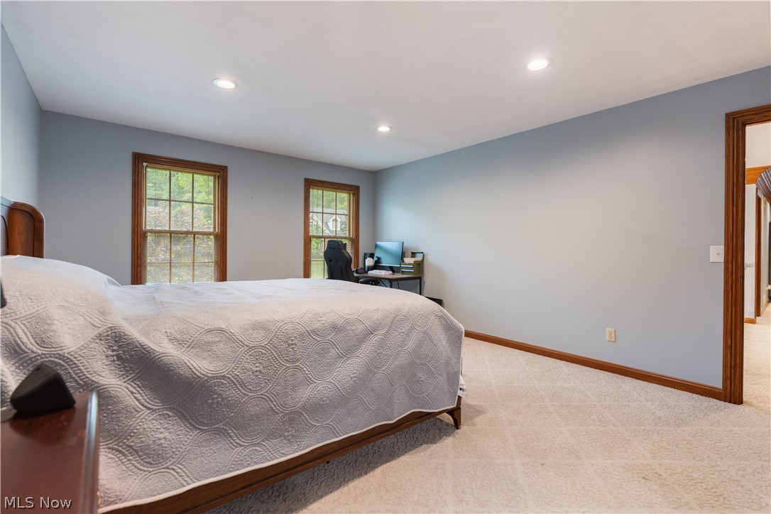 5205 Foxchase Avenue NW Canton OH 44718