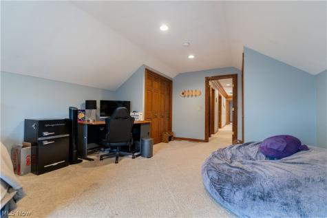 5205 Foxchase Avenue NW Canton OH 44718
