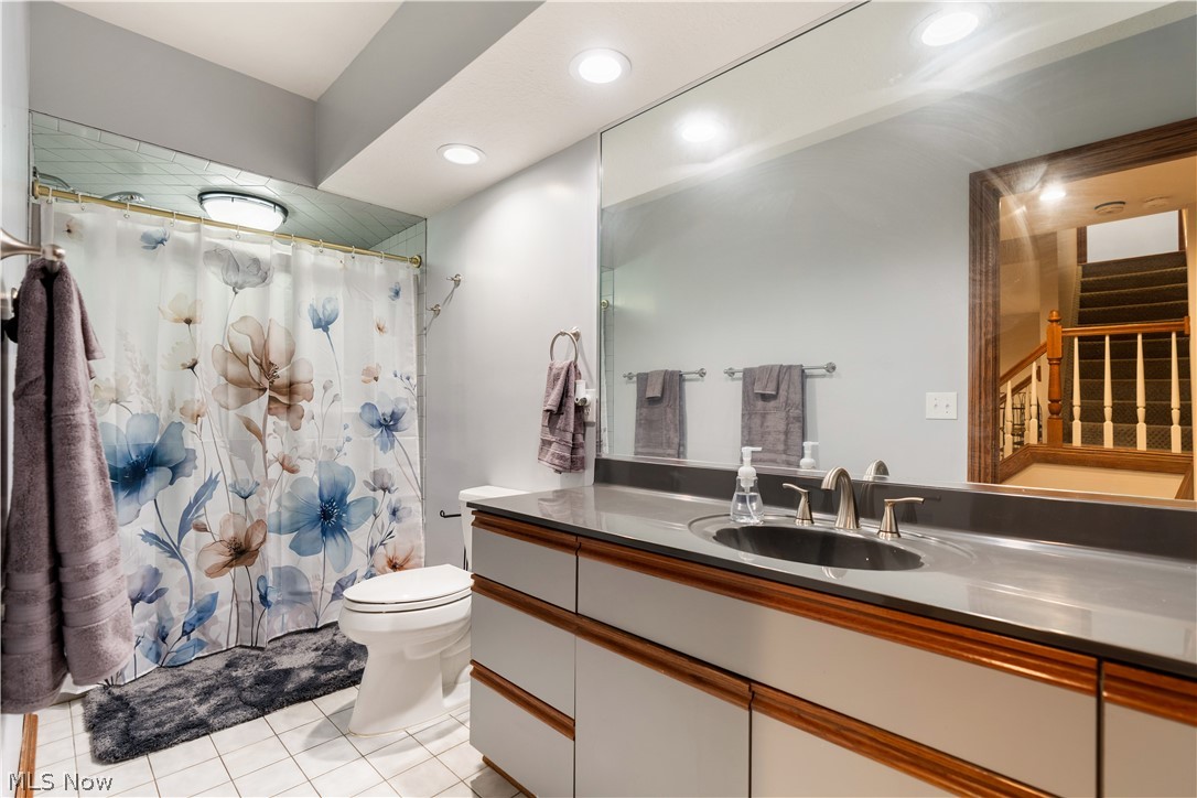 5205 Foxchase Avenue NW Canton OH 44718