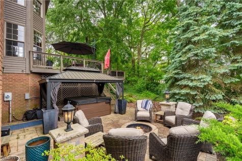 5205 Foxchase Avenue NW Canton OH 44718