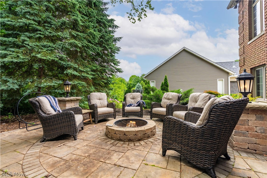 5205 Foxchase Avenue NW Canton OH 44718