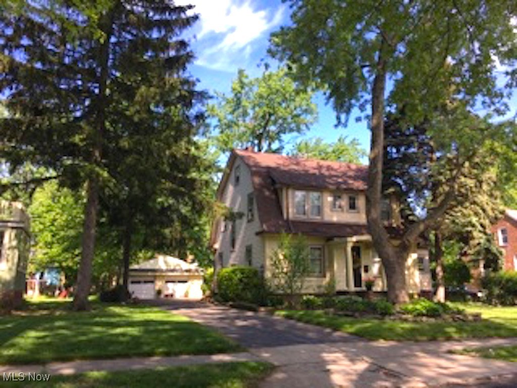 1564 Maple Road Cleveland Heights OH 44121