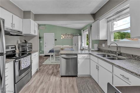 1761 Piercy Drive Akron OH 44312