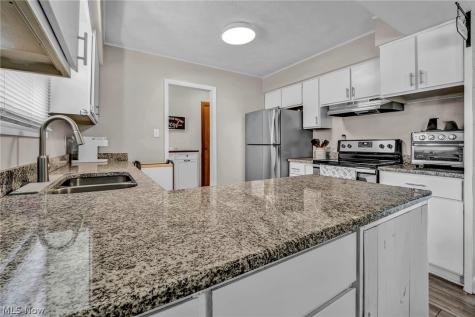 1761 Piercy Drive Akron OH 44312