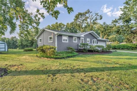 1761 Piercy Drive Akron OH 44312