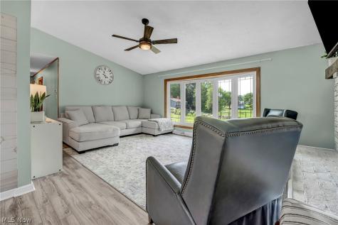 1761 Piercy Drive Akron OH 44312