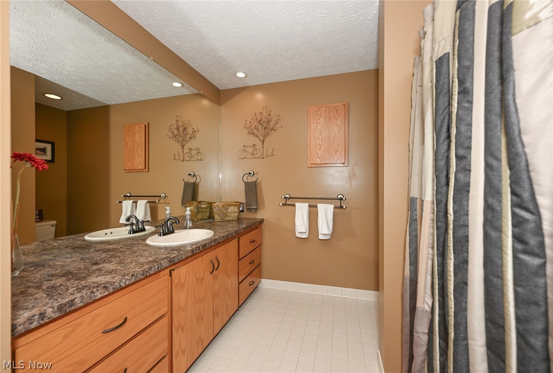 21327 Oak Bark Trail Strongsville OH 44149