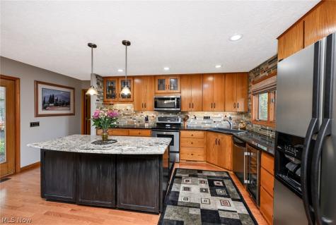 21327 Oak Bark Trail Strongsville OH 44149