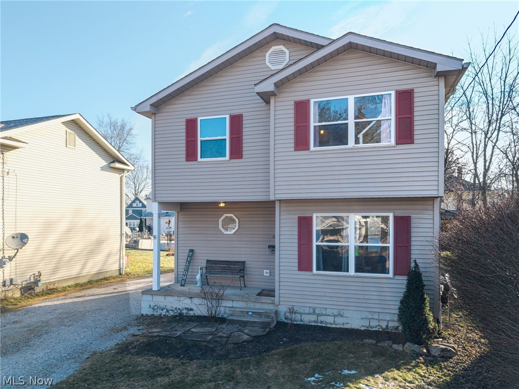 67 25th Street NW Barberton OH 44203