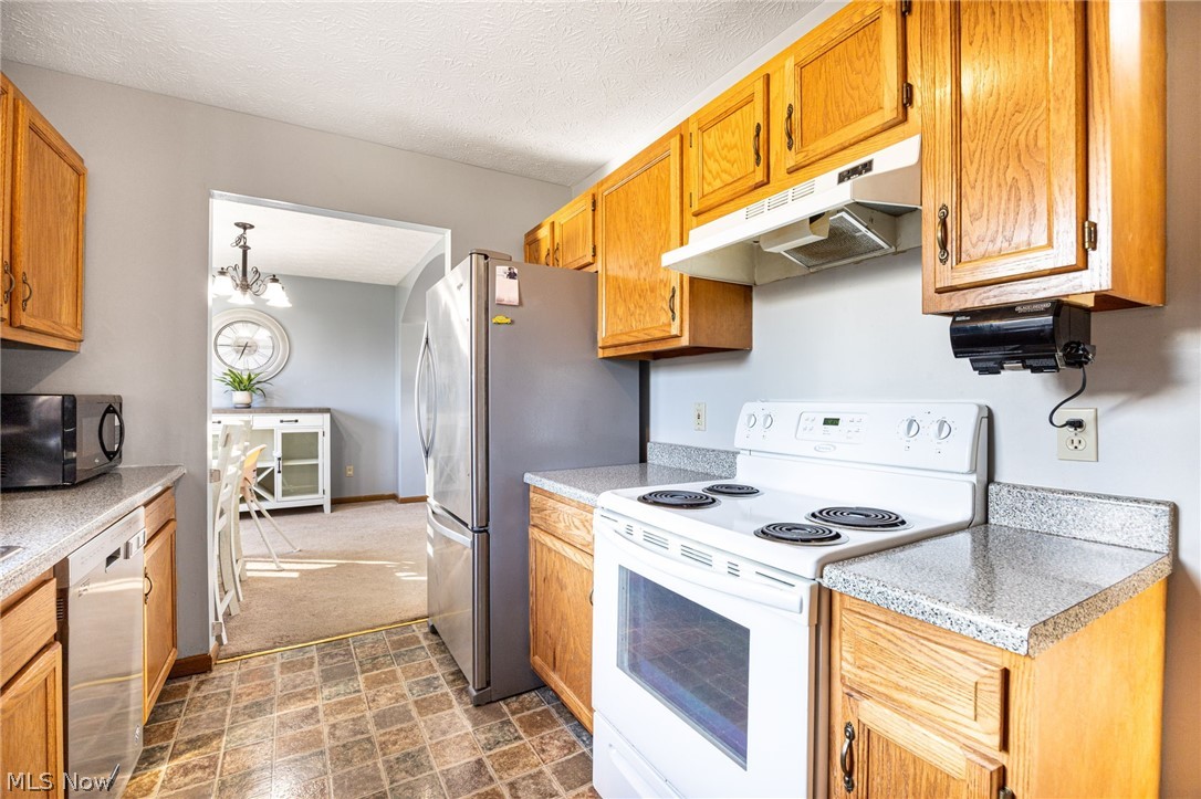 67 25th Street NW Barberton OH 44203