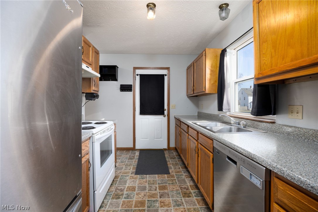 67 25th Street NW Barberton OH 44203
