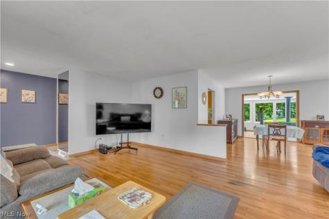 7170 Kingsview Road Sagamore Hills OH 44067