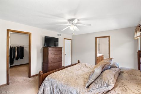 6656 Willow Lake Drive North Royalton OH 44133