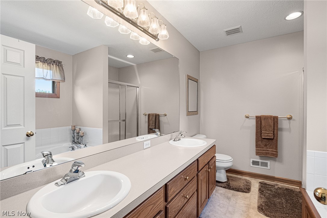 6656 Willow Lake Drive North Royalton OH 44133