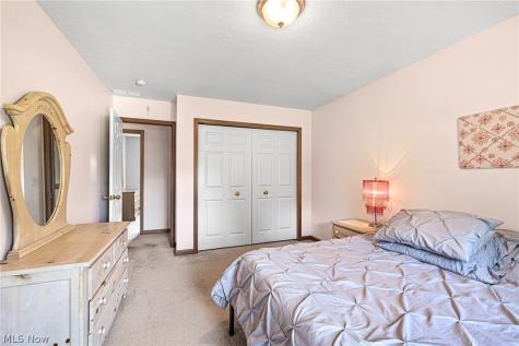 6656 Willow Lake Drive North Royalton OH 44133