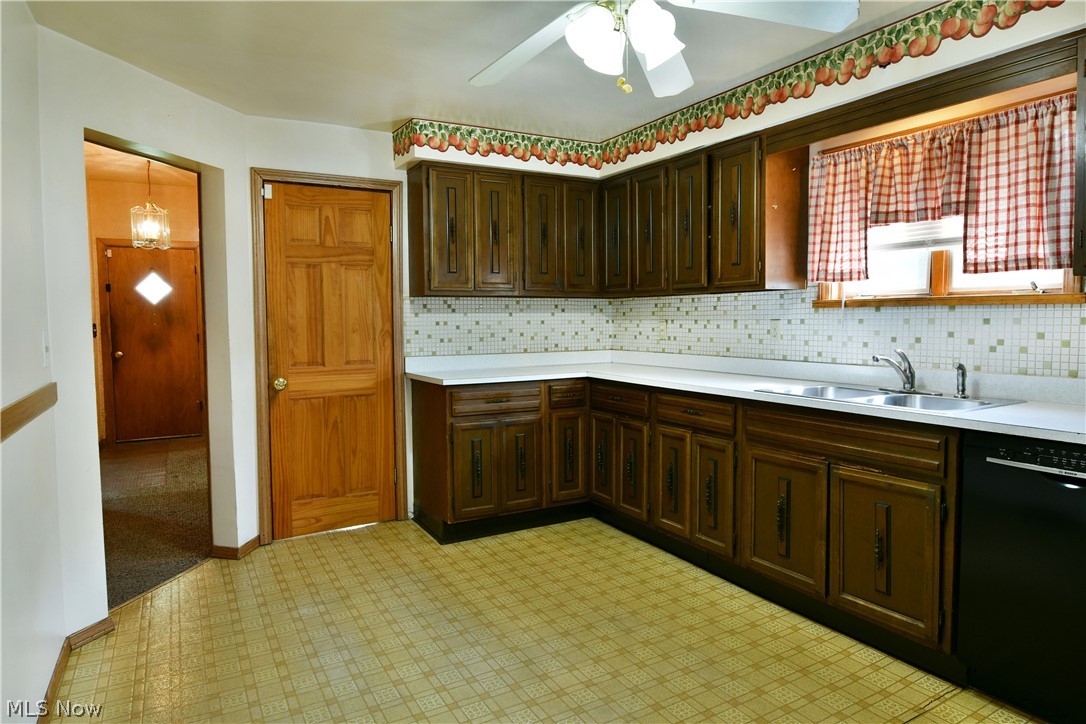 211 E Wilson Avenue Girard OH 44420