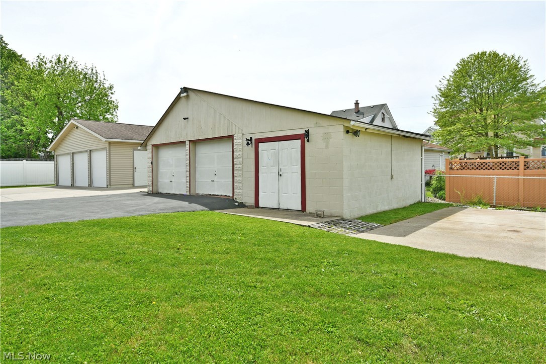 211 E Wilson Avenue Girard OH 44420