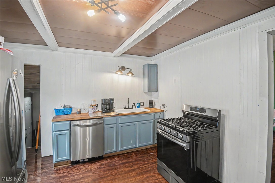 853 Summit Street NW Warren OH 44485