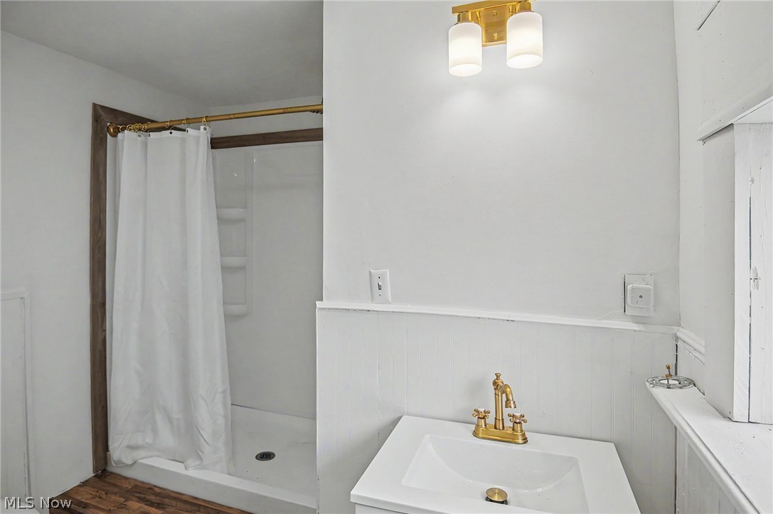 853 Summit Street NW Warren OH 44485