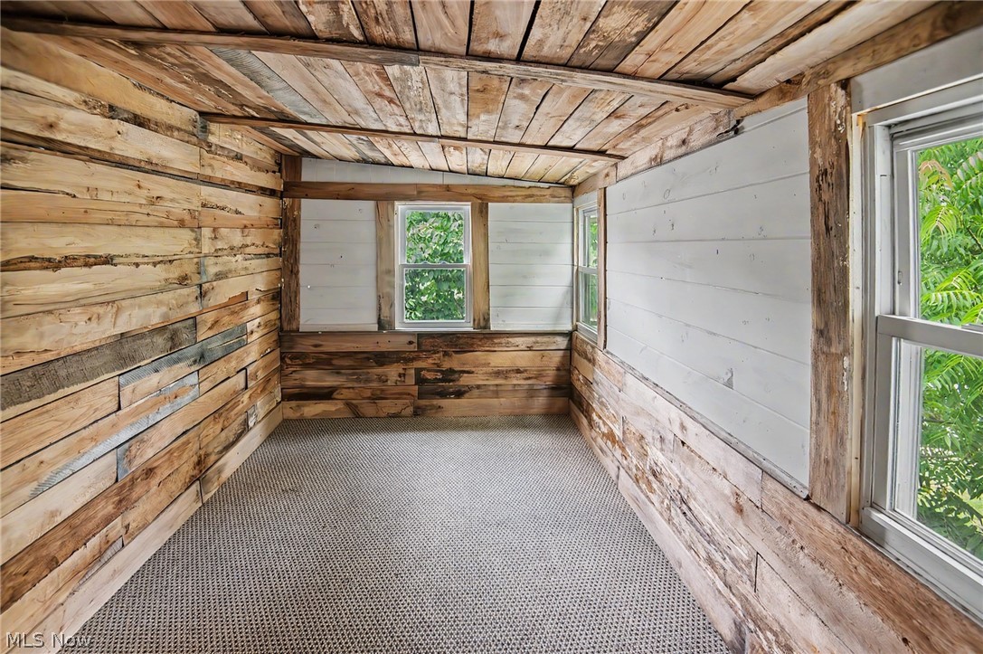 853 Summit Street NW Warren OH 44485