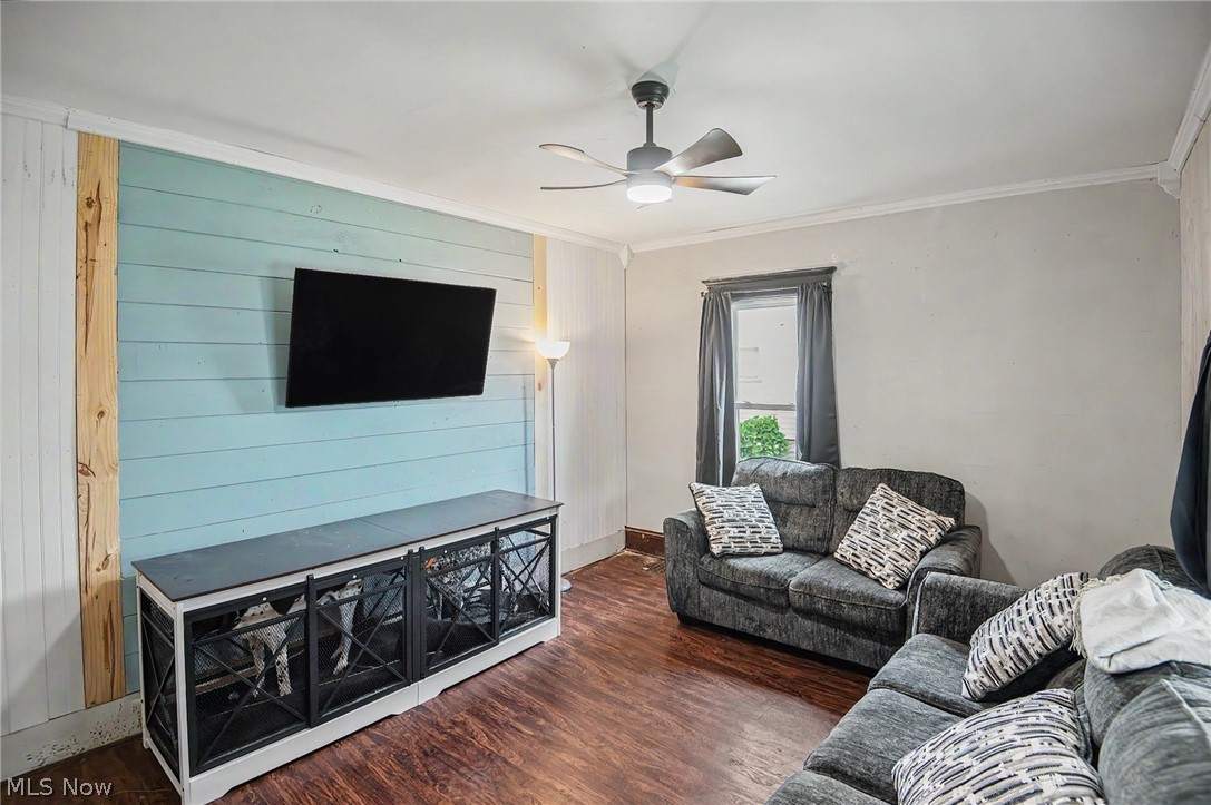 853 Summit Street NW Warren OH 44485