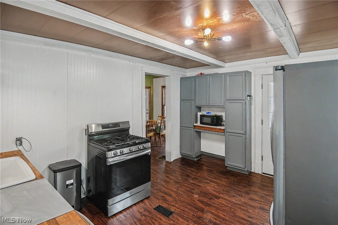 853 Summit Street NW Warren OH 44485