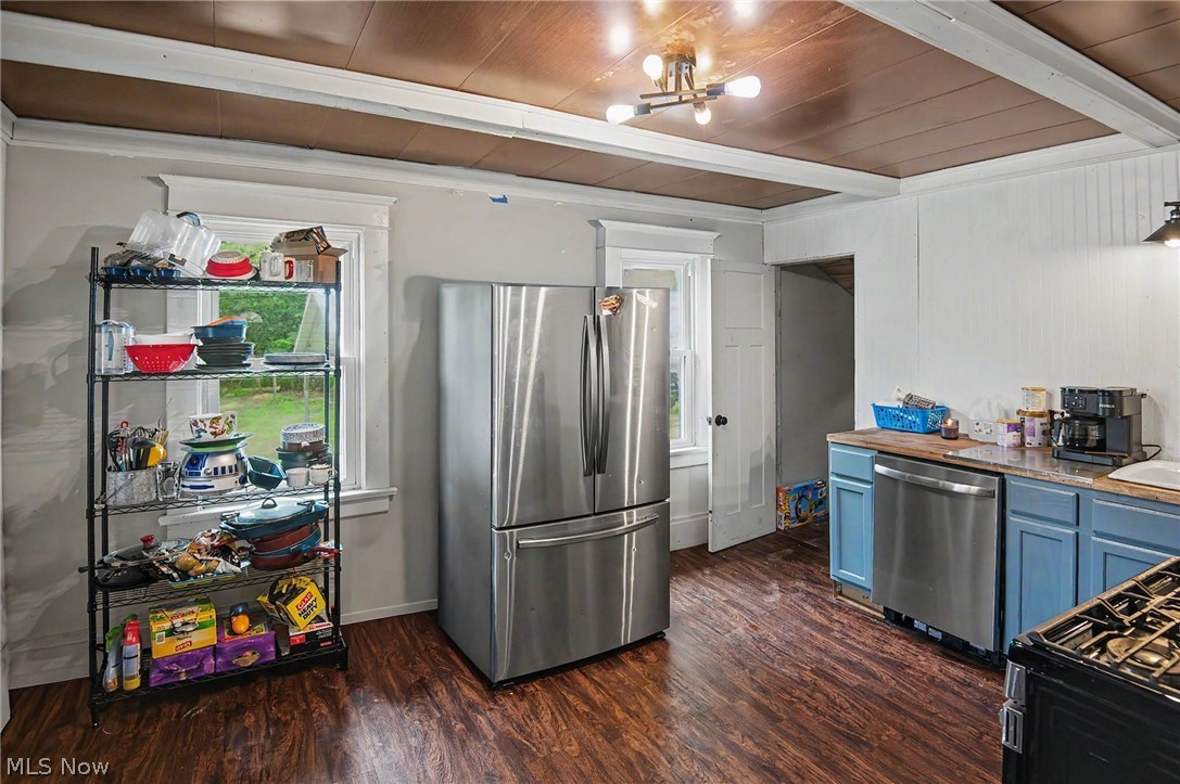 853 Summit Street NW Warren OH 44485