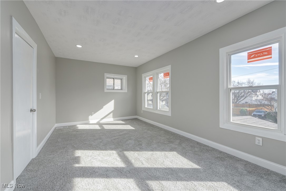 2092 W 101st Street Cleveland OH 44102