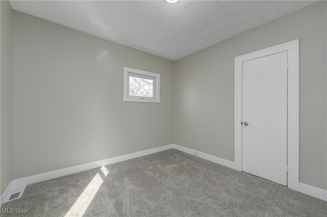 2092 W 101st Street Cleveland OH 44102