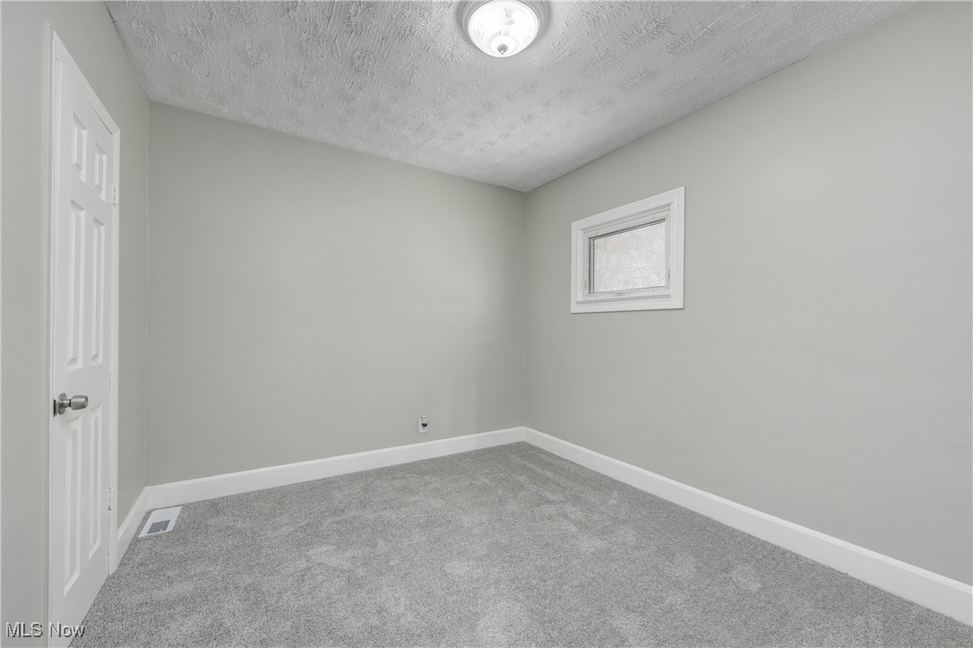 2092 W 101st Street Cleveland OH 44102