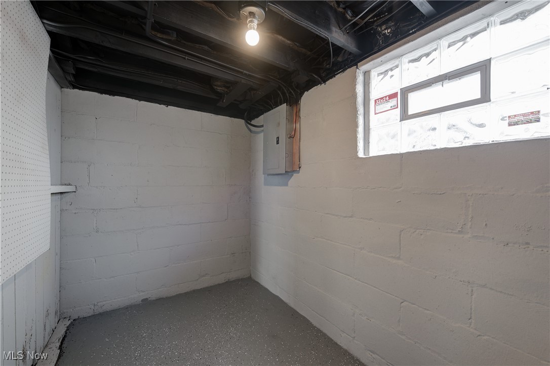 2092 W 101st Street Cleveland OH 44102