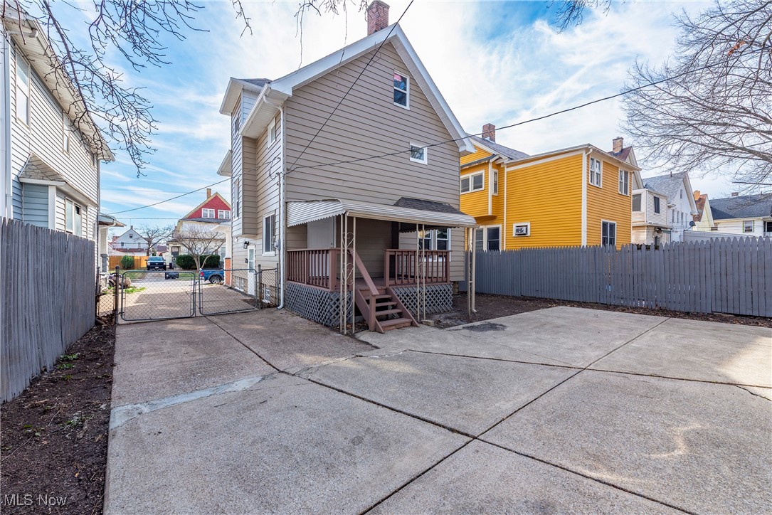 2092 W 101st Street Cleveland OH 44102