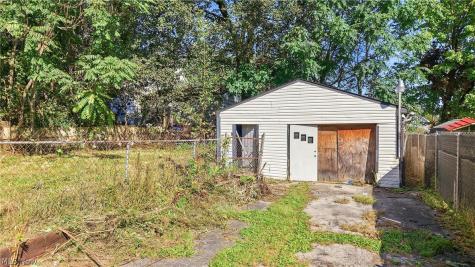 1568 Shehy Street Youngstown OH 44506