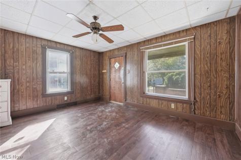1568 Shehy Street Youngstown OH 44506
