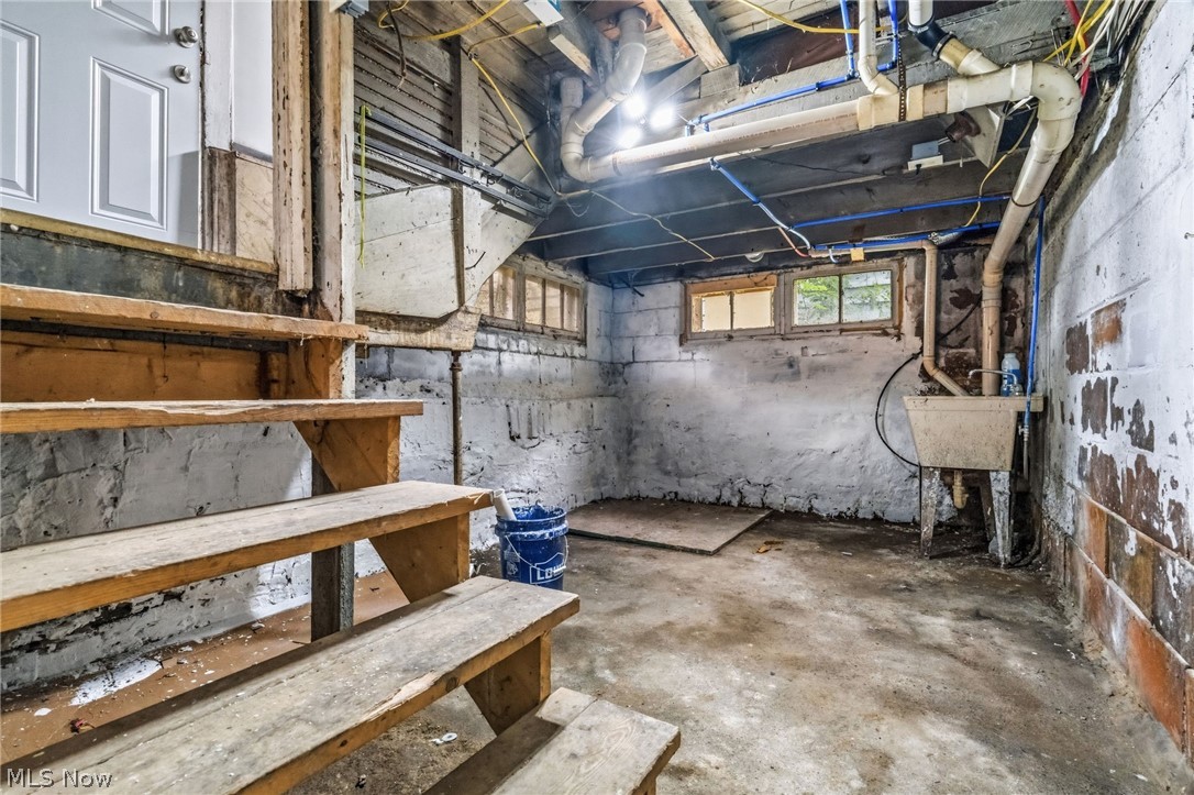 497 Madison Street Conneaut OH 44030