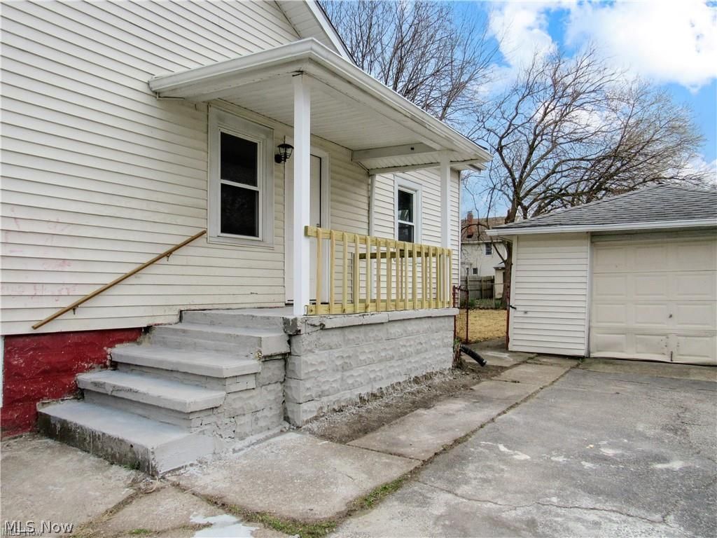 1039 W 21st Street Lorain OH 44052