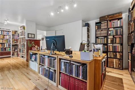 26201 Annesley Road Beachwood OH 44122