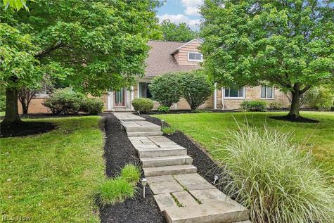 26201 Annesley Road Beachwood OH 44122