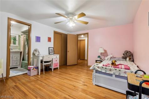 26201 Annesley Road Beachwood OH 44122