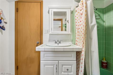 26201 Annesley Road Beachwood OH 44122