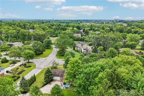 26201 Annesley Road Beachwood OH 44122