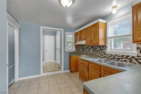 5597 South Boulevard Maple Heights OH 44137