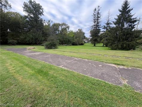 740 Oxford Avenue Niles OH 44446
