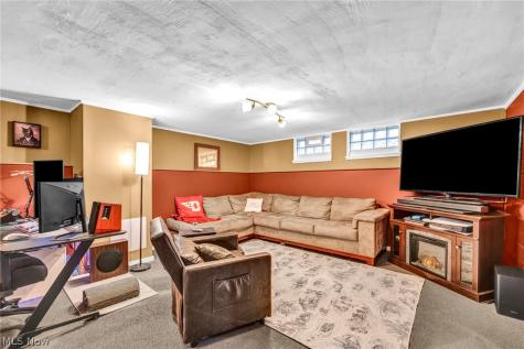 4044 W 157th Street Cleveland OH 44135