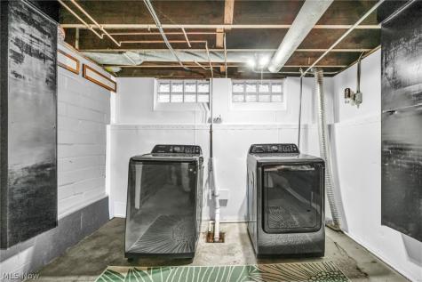 4044 W 157th Street Cleveland OH 44135