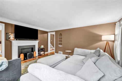 4044 W 157th Street Cleveland OH 44135