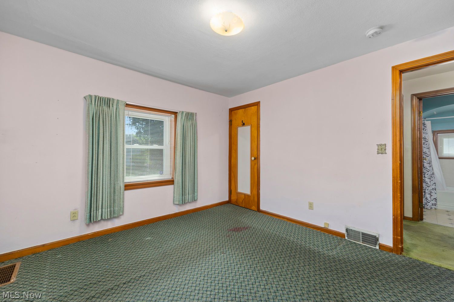 2010 Utica Avenue Lorain OH 44052