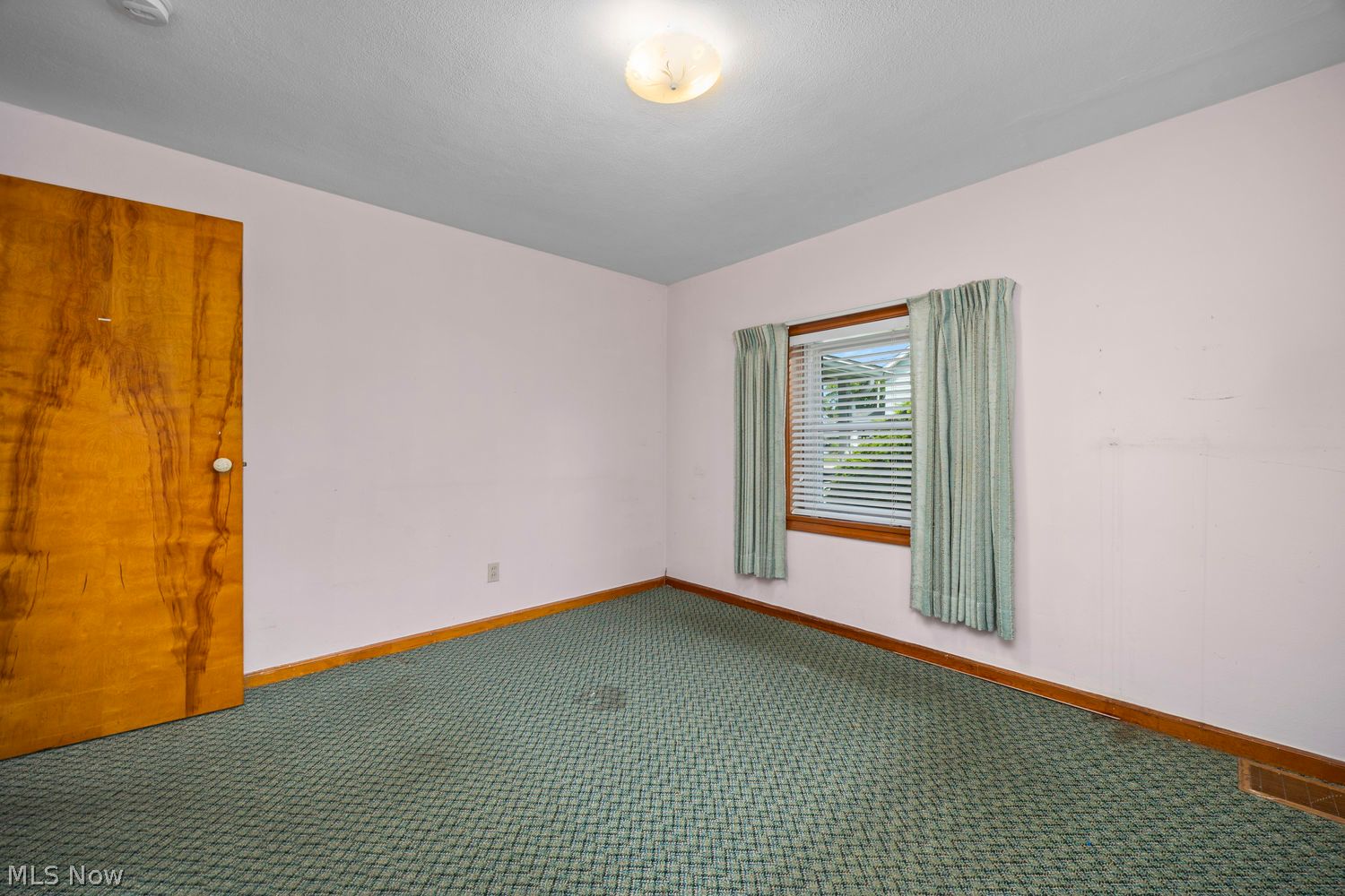 2010 Utica Avenue Lorain OH 44052