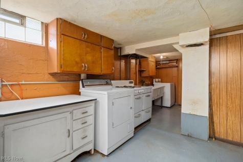 2010 Utica Avenue Lorain OH 44052